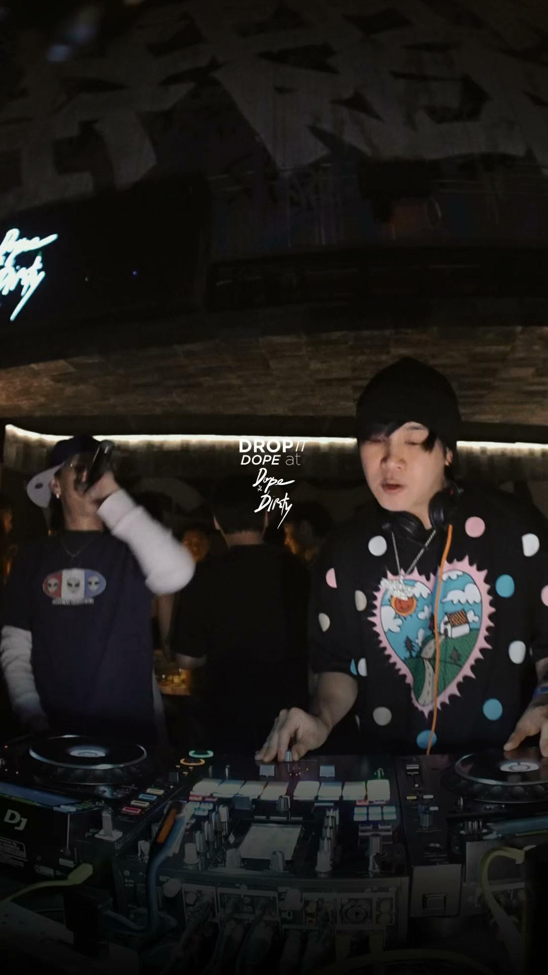 SAWADIKA HITS THE BEAT video cover